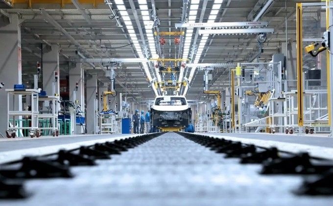 Shaanxi Xianghelixin Automobile Sales Service Co., Ltd. lini produksi pabrikan