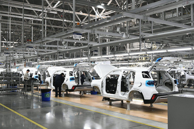 Shaanxi Xianghelixin Automobile Sales Service Co., Ltd. lini produksi pabrikan